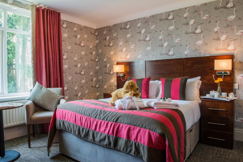 The Coed-Y-Mwstwr Hotel Bridgend  Exterior foto